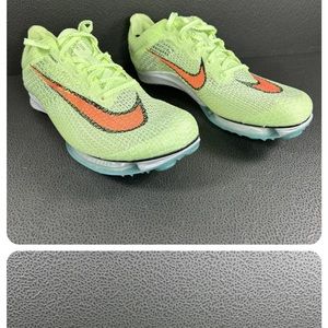 brand new Nike air zoom maxfly barely volt hyper .. clean no box